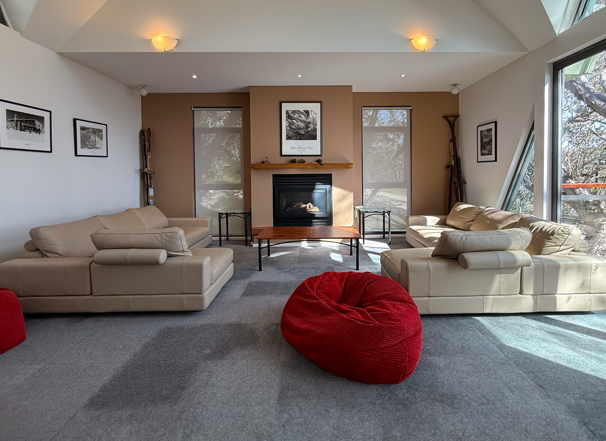 Opal Ski Lodge Lounge Room